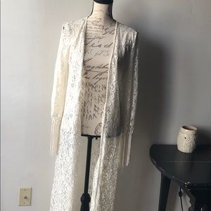 Long lace kimono with fringe sleeves
